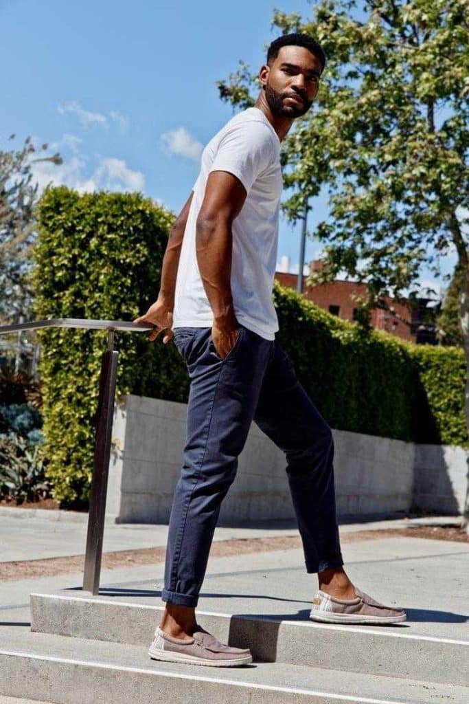 Pair Up With a Chinos Pant & T-shirt